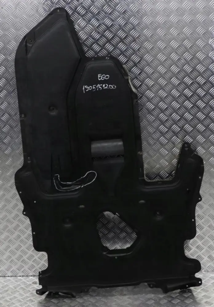 Unterbodenverkleidung Mitte 5175 für BMW 5 er E60 E61 4 mit Teilenummer 7154147 BMW 5 er E60 E61 4 Unterbodenverkleidung Mitte 5175 - SKU 7154147-4 - Teilenummer 7154147