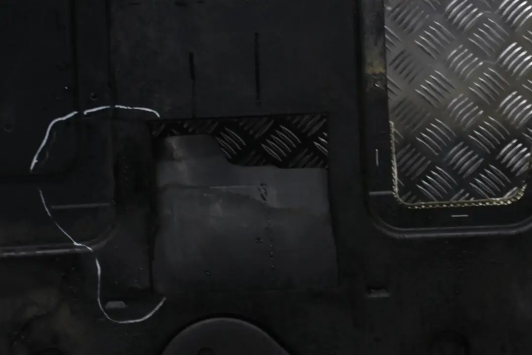 BMW 5 E60 E61 5 Underfloor Coating Centre Chassis Cover - SKU 7154147-5 - Part number 7154147