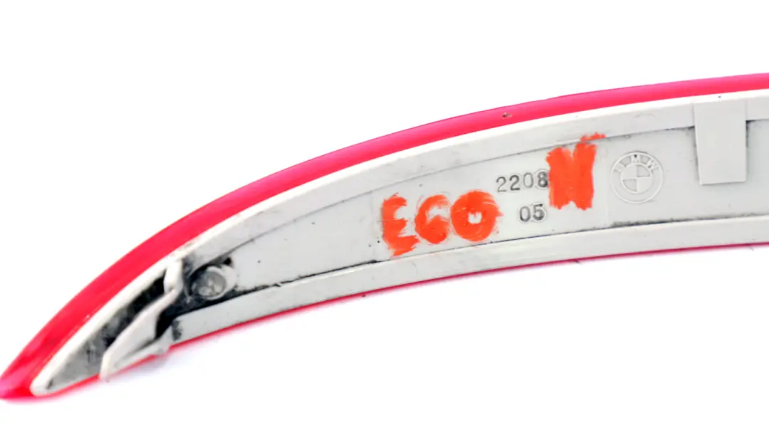 Riflettore Paraurti Posteriore Destro per BMW E60 LCI con numero di parte 7183914 BMW E60 LCI Riflettore Paraurti Posteriore Destro - SKU 7183914 - Numero di parte 7183914