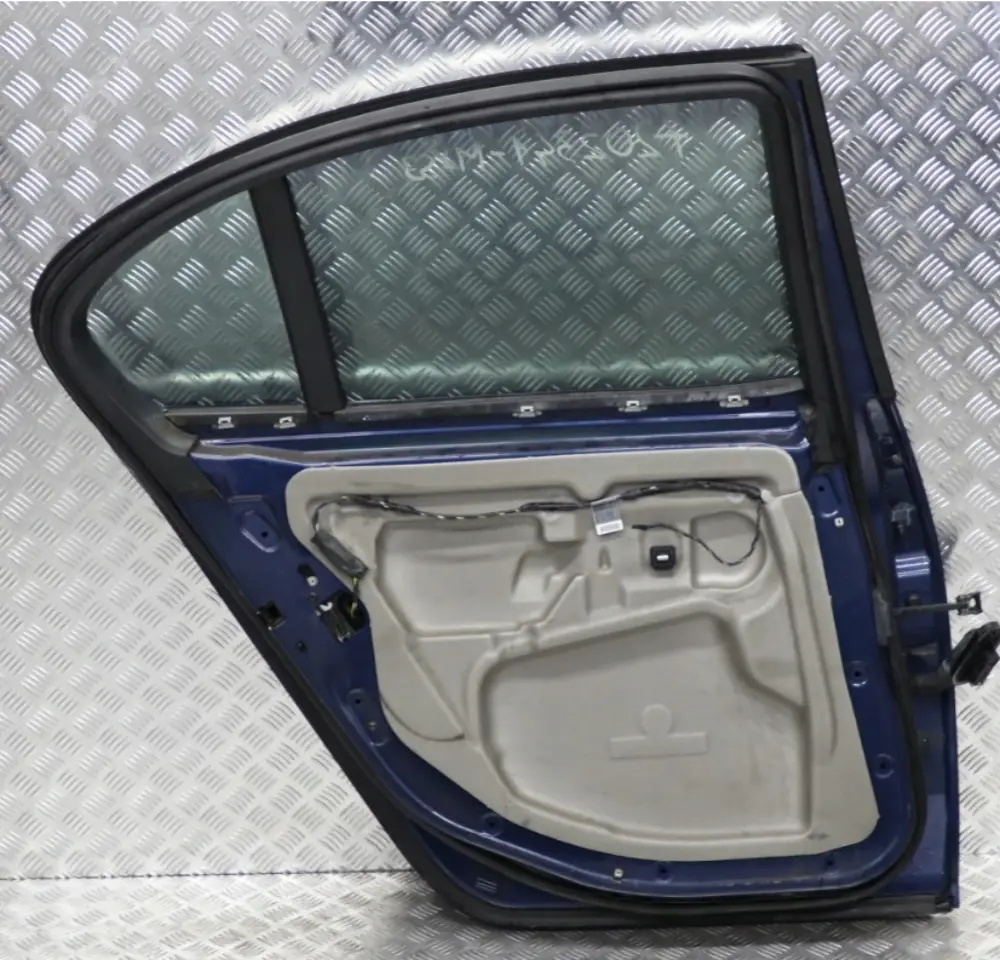 Porta Posteriore Sinistra Grigio Argento Metallizzato - A08 per BMW E60 2 con numero di parte 7202341 BMW E60 2 Porta Posteriore Sinistra Grigio Argento Metallizzato - A08 - SKU 7202341-MYS3 - Numero di parte 7202341