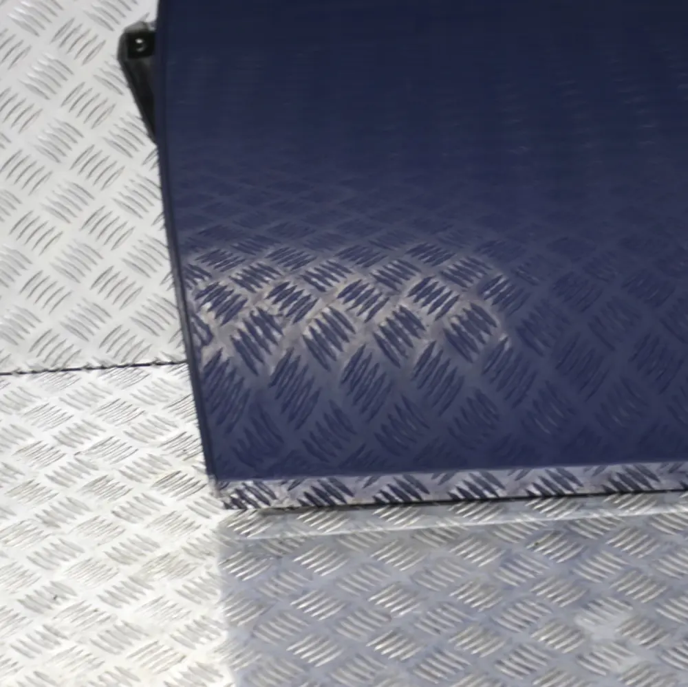 Drzwi Lewe Tylne Tył Mysticblau A07 do BMW E60 o numerze 7202341 BMW E60 Drzwi Lewe Tylne Tył Mysticblau A07 - SKU 7202341-MYS3 - Numer Części 7202341