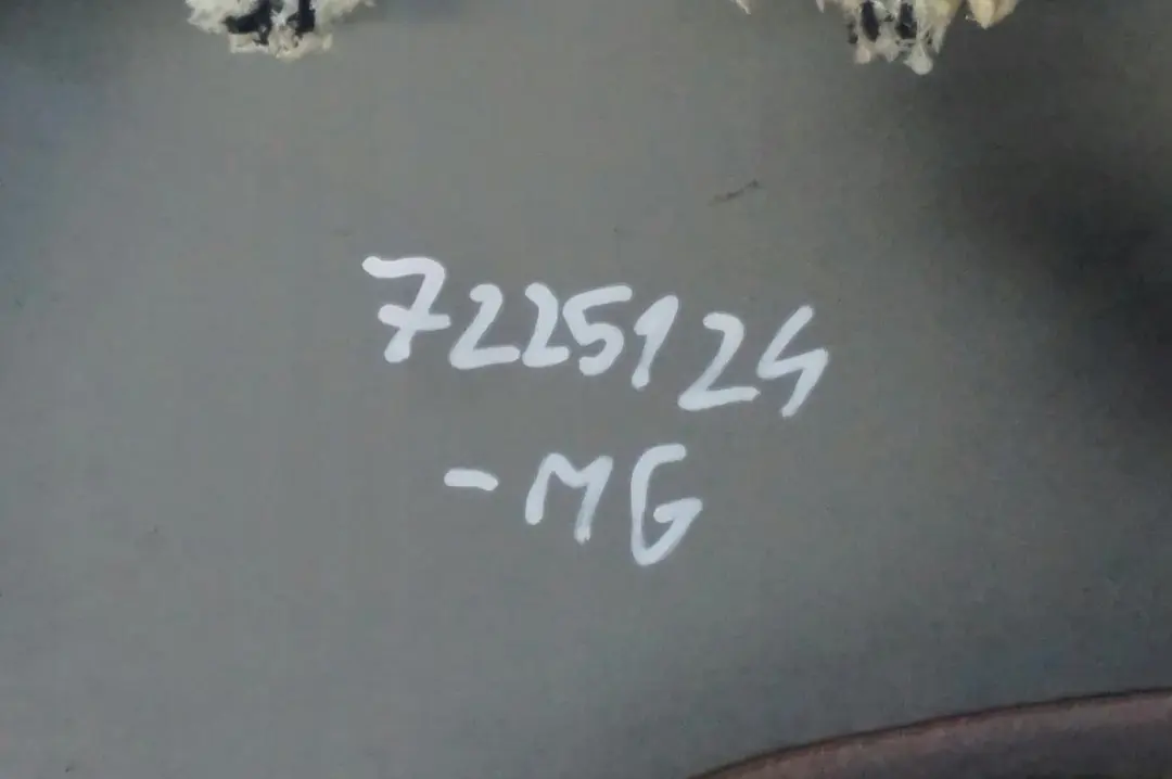 Fahrerseite Seitenwand Hinten Rechts Mineralgrau Grau - B39 für BMW Z4 er E89 mit Teilenummer 7225124 BMW Z4 er E89 Fahrerseite Seitenwand Hinten Rechts Mineralgrau Grau - B39 - SKU 7225124-MG - Teilenummer 7225124