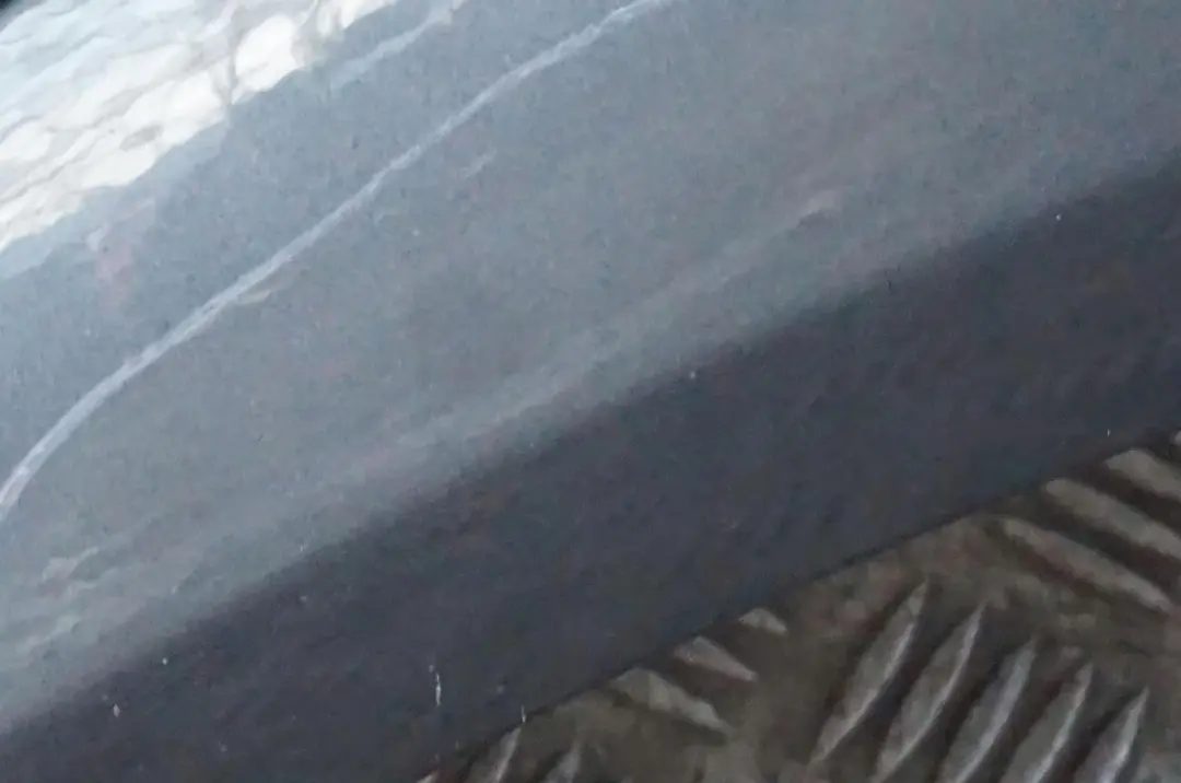 Fahrerseite Seitenwand Hinten Rechts Mineralgrau Grau - B39 für BMW Z4 er E89 mit Teilenummer 7225124 BMW Z4 er E89 Fahrerseite Seitenwand Hinten Rechts Mineralgrau Grau - B39 - SKU 7225124-MG - Teilenummer 7225124