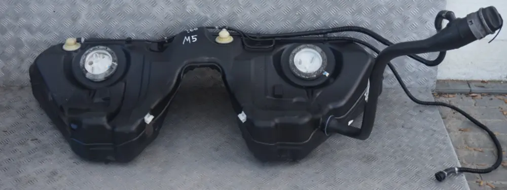 Kraftstofftank Kunststoff mit Einfüllrohr für BMW 5 er E60 M5 S85 mit Teilenummer 7839871 BMW 5 er E60 M5 S85 Kraftstofftank Kunststoff mit Einfüllrohr - SKU 7839871 - Teilenummer 7839871