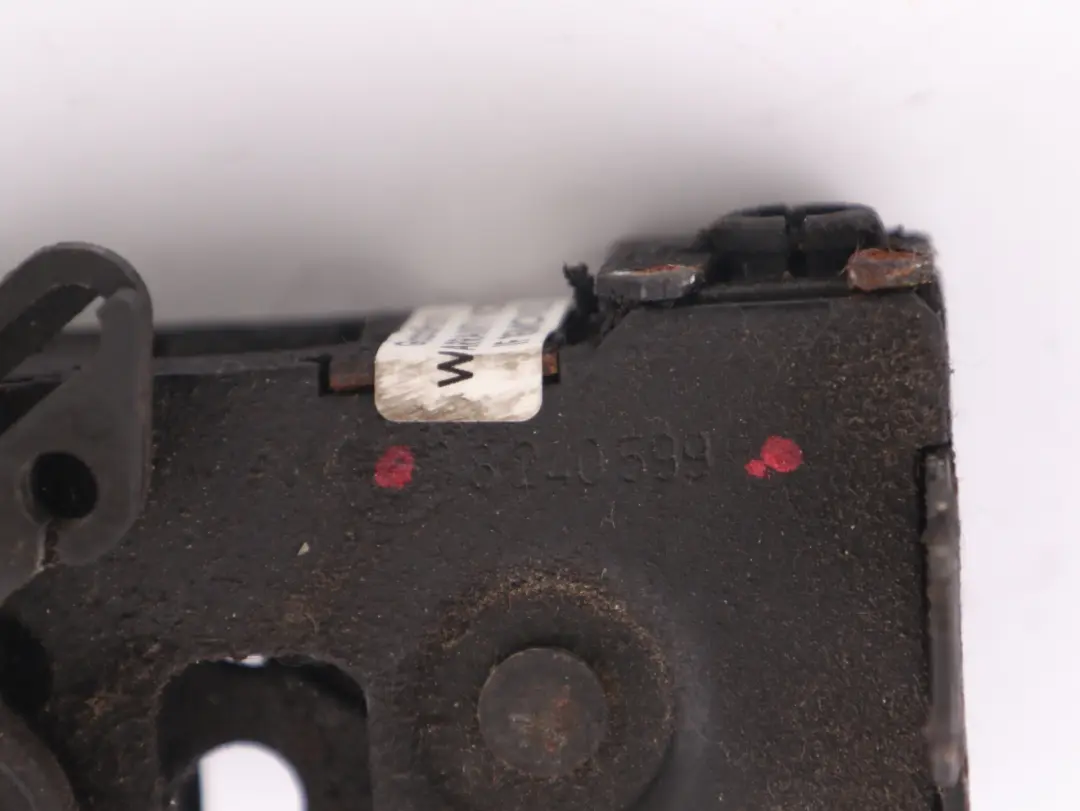 BMW E65 E66 Rygiel Zamek Zaczep Maski Silnika - SKU 8240599 - Numer Części 8240599