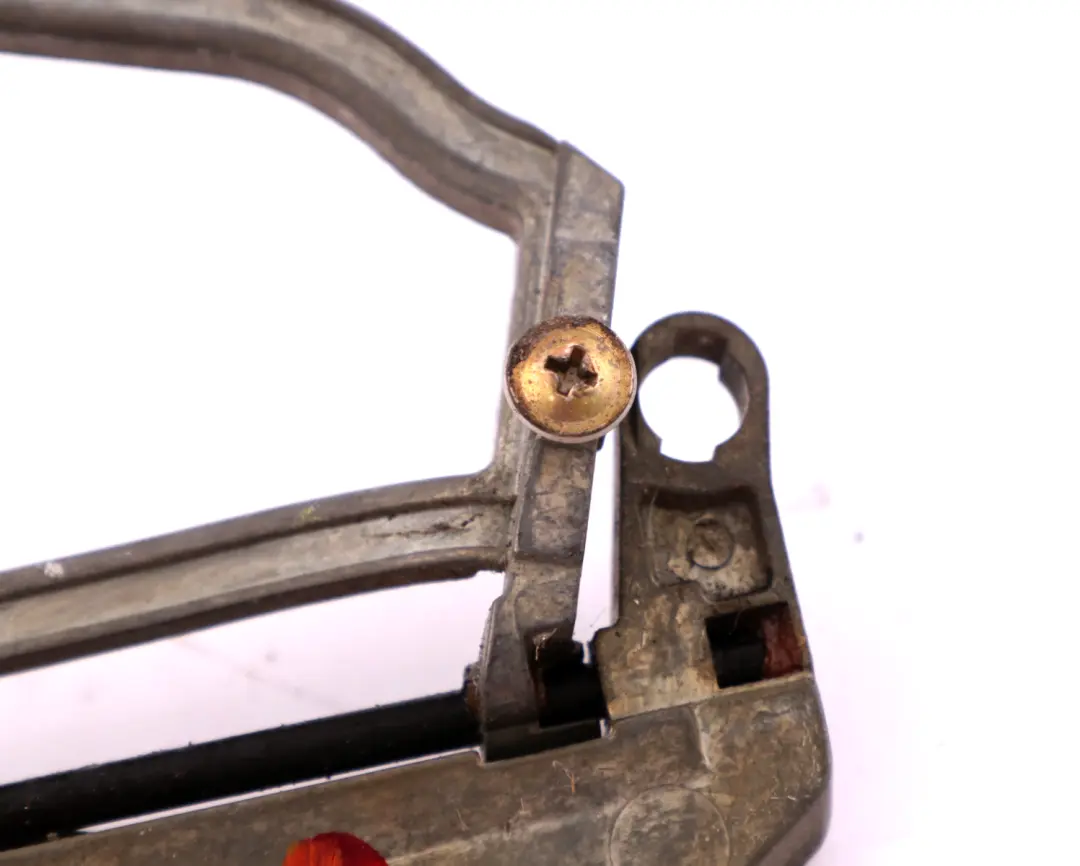 Vorne Links Tür Außen Türgriff Träger für BMW X5 E53 mit Teilenummer 8243615 BMW X5 E53 Vorne Links Tür Außen Türgriff Träger - SKU 8243615 - Teilenummer 8243615