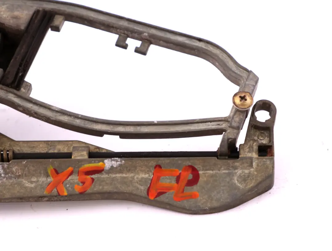 Puerta Delantera Izquierda Manija Exterior Portador para BMW X5 E53 con número de pieza 8243615 BMW X5 E53 Puerta Delantera Izquierda Manija Exterior Portador - SKU 8243615 - Número de pieza 8243615