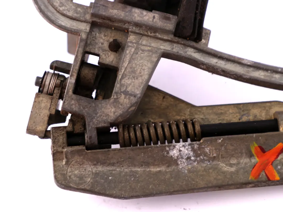 Vorne Links Tür Außen Türgriff Träger für BMW X5 E53 mit Teilenummer 8243615 BMW X5 E53 Vorne Links Tür Außen Türgriff Träger - SKU 8243615 - Teilenummer 8243615