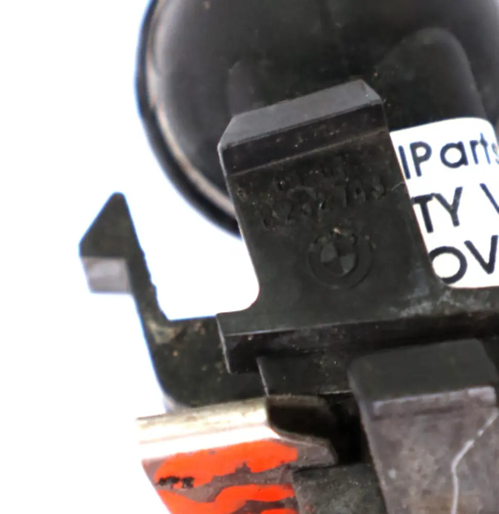 Dysza Spryskiwacza Lampy Lewa do BMW X5 E53 o numerze 8252743 BMW X5 E53 Dysza Spryskiwacza Lampy Lewa - SKU 8252743 - Numer Części 8252743