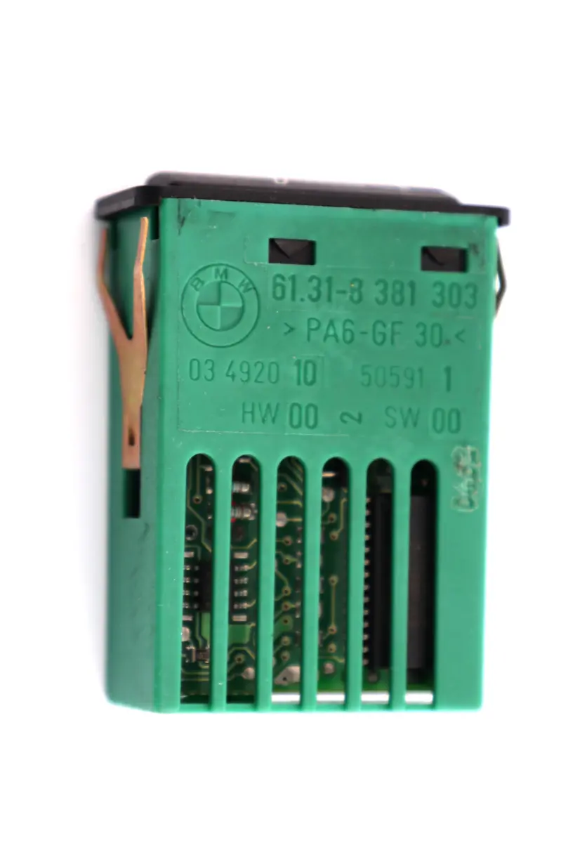 Consola Interruptor Calefacción Asiento Trasero Botón 6988957 para BMW X5 E53 con número de pieza 8381303 BMW X5 E53 Consola Interruptor Calefacción Asiento Trasero Botón 6988957 - SKU 8381303 - Número de pieza 8381303