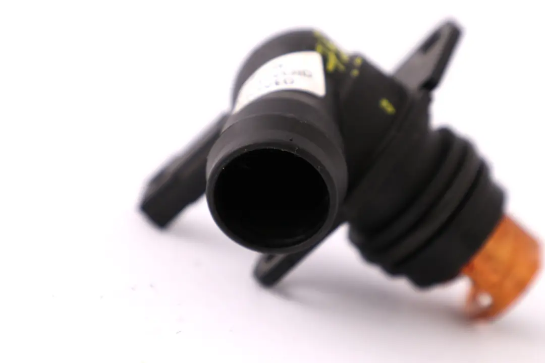 BMW E60 E81 E87 E90 E91 Gasolina N52 Conector De angulo del colector De admision - SKU 8638014 - Número de pieza 8638014