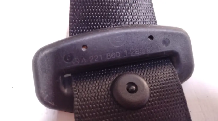 Mercedes W221 Schwarzer Sicherheitsgurt Hinten Rechts - SKU A2218601285 - Teilenummer A2218601285